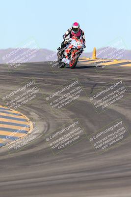 media/Jan-10-2025-CVMA Friday Practice (Fri) [[489e0da257]]/Group 4 and Trackday/Session 3 (Turns 9 and 10)/